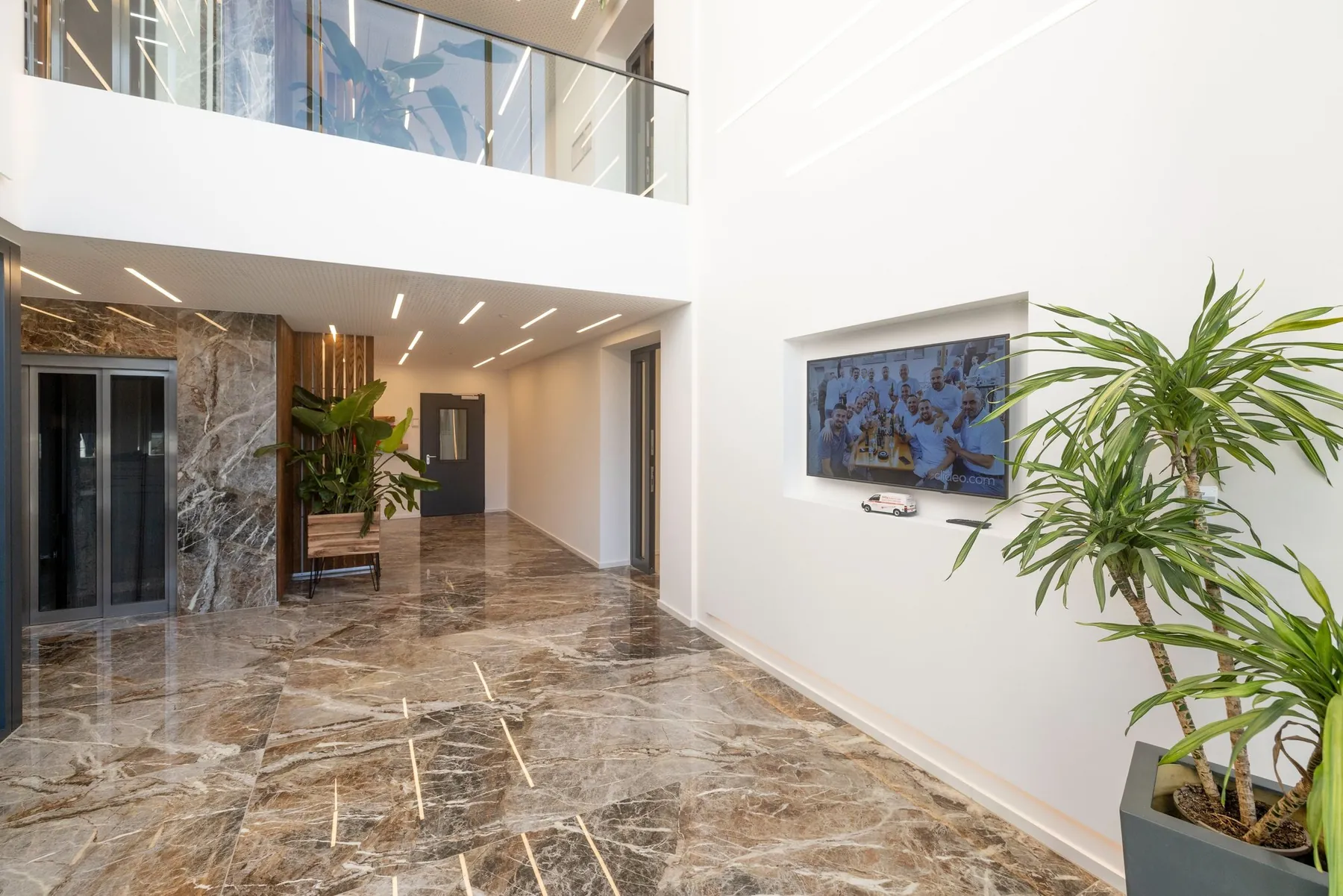 Foyer mit hochwertigem Innenausbau